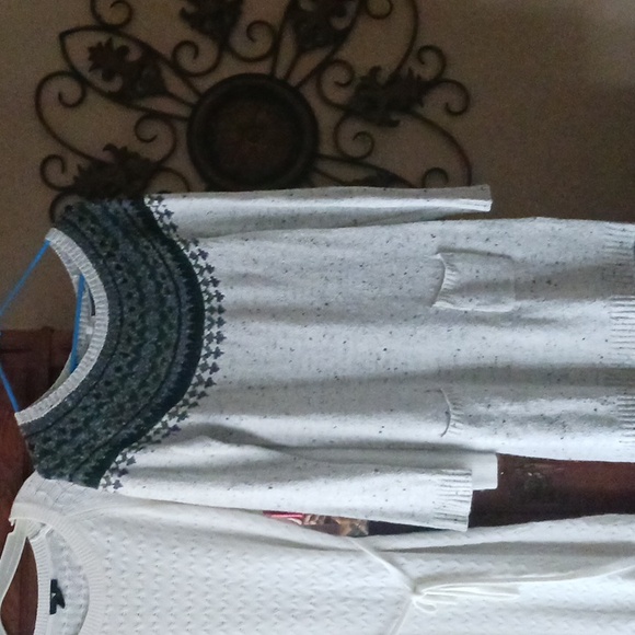 Sweater dress Bundle - Picture 2 of 3